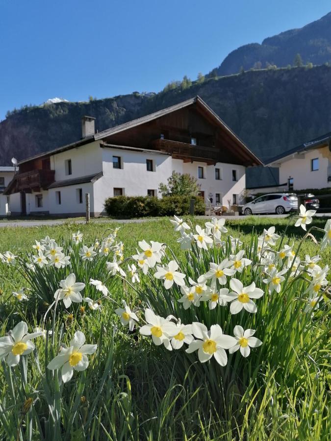 Ferienhaus Schoepf - Die Hoamat Längenfeld Exterior foto