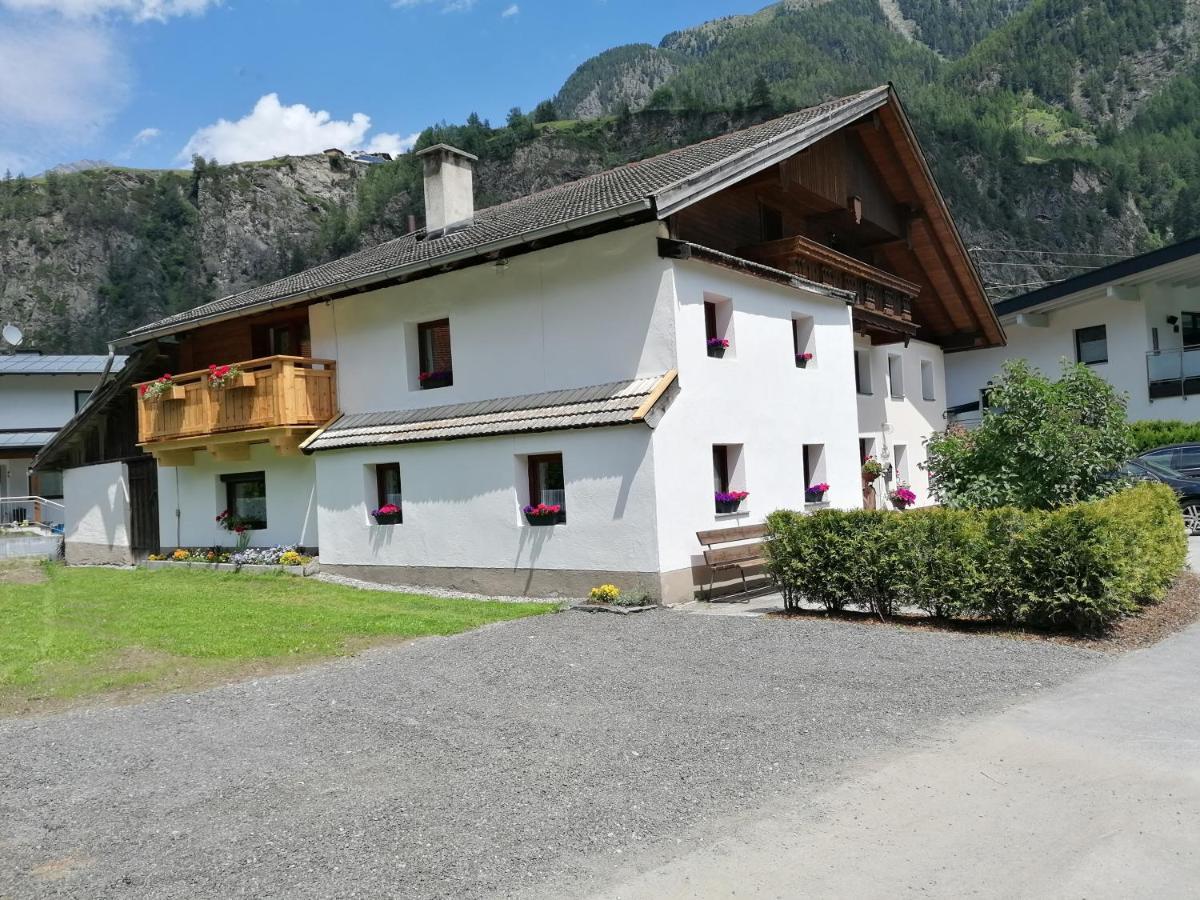 Ferienhaus Schoepf - Die Hoamat Längenfeld Exterior foto